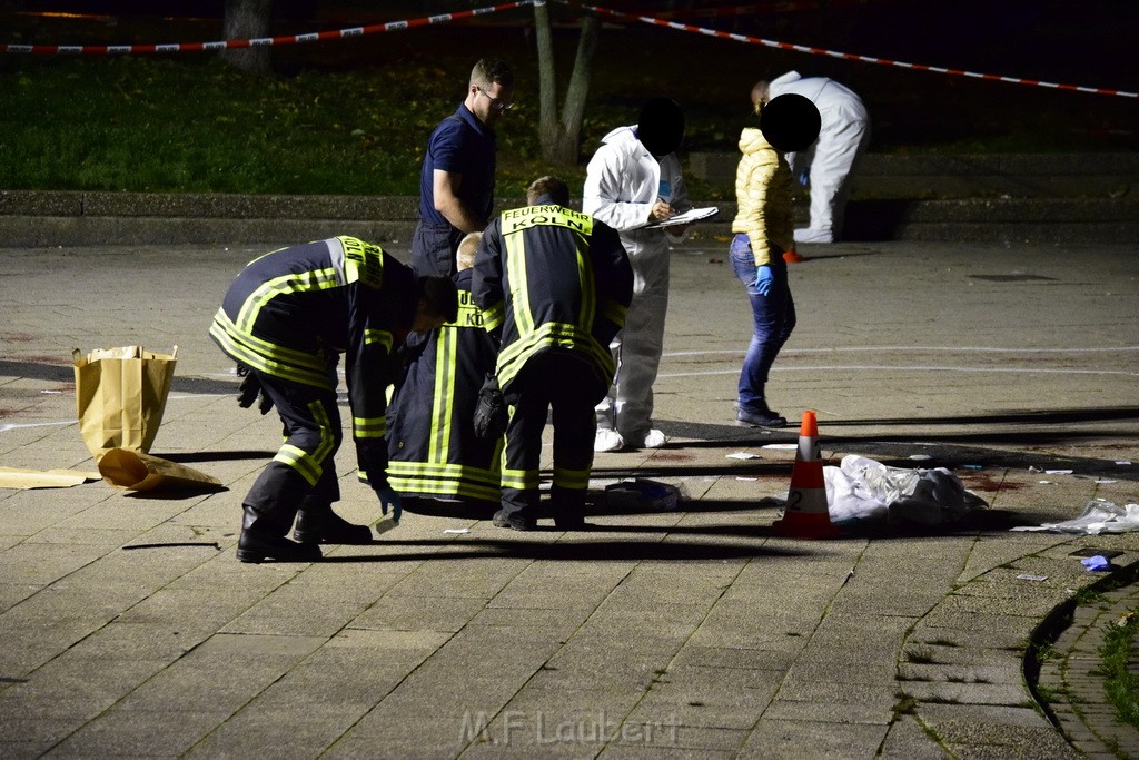 Einsatz BF Messerstecherei Koeln Neustadt Nord Eberplatz Platzmitte P212.JPG - Miklos Laubert